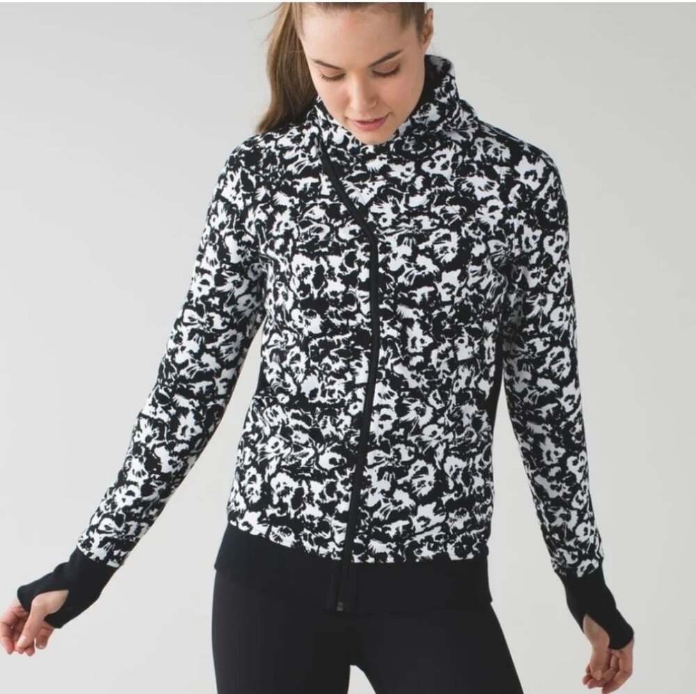 Lululemon Cozy Cuddle Up Jacket Black White Floral Full Zip